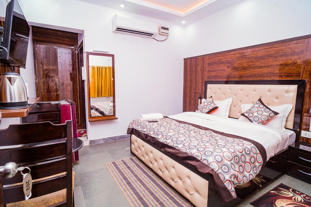Golden Residency Hotel นิวเดลี ภายนอก รูปภาพ