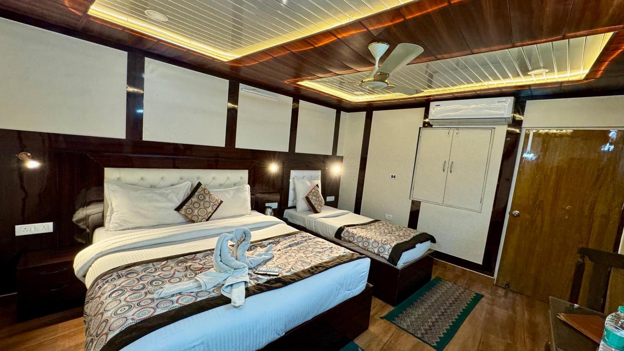 Golden Residency Hotel นิวเดลี ภายนอก รูปภาพ