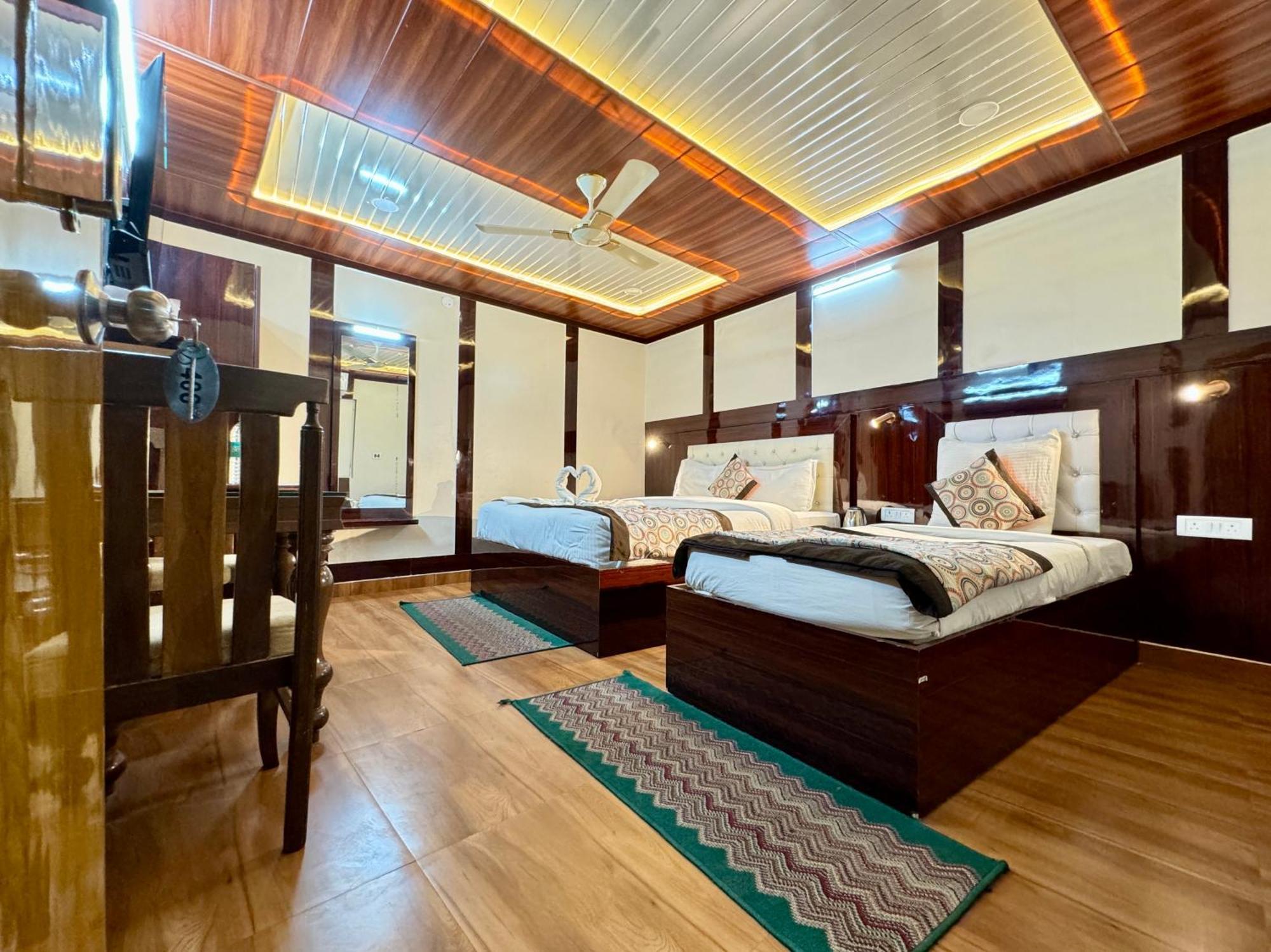 Golden Residency Hotel นิวเดลี ภายนอก รูปภาพ